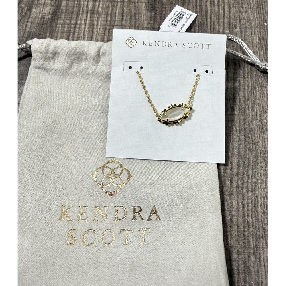 Kendra Scott Genevieve Pendant Necklace Gold Ivory Mother Of Pearl NWT
